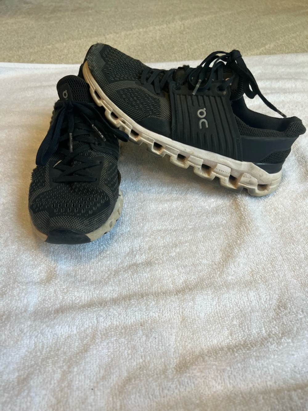 On Cloud Women's Athletic Running Shoes - Black